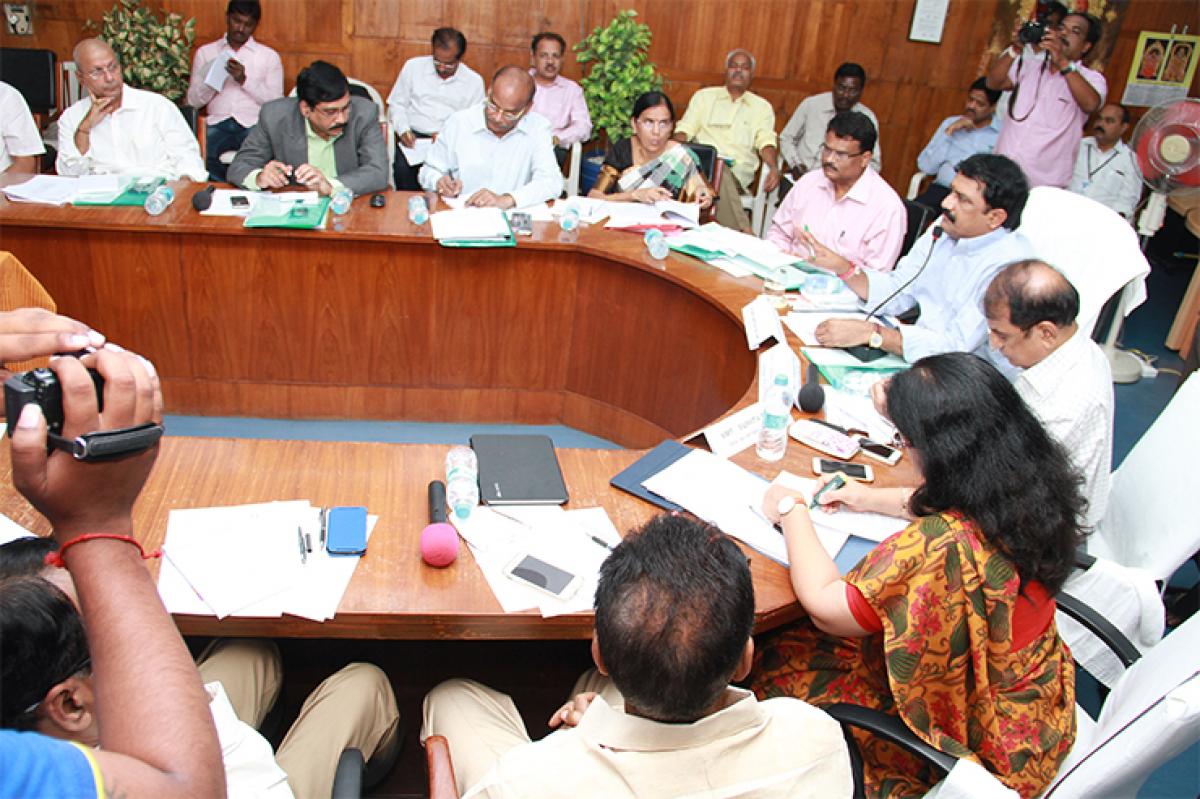 HRD Minister Ganta Srinivasa Rao presiding over the meeting of Vice-Chancellors of 15 universities at SV University in Tirupati on Monday